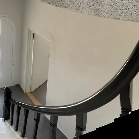 Vanilla - 2 And One Bathroom *