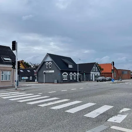 Villa Vanilla - 2 And One Bathroom *